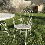 Vintage wrought iron garden furniture – Table + 3 chairs