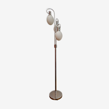 Three-pointed chrome floor lamp, opaline globes, 70s