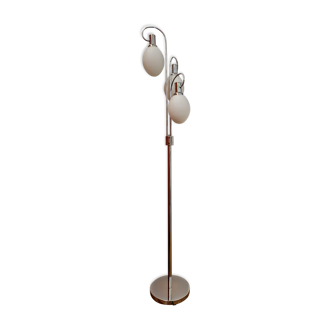 Three-pointed chrome floor lamp, opaline globes, 70s