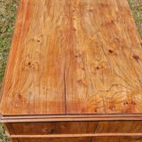 Kitchen cabinet
