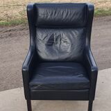 Vintage black leather scandinavian wingback chair Lulu Stouby
