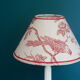 Abat-jour conique en lin motif oiseau rouge