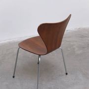Pair of 'Series 7' chairs in rosewood by Arne Jacobsen for Fritz Hansen, 1955
