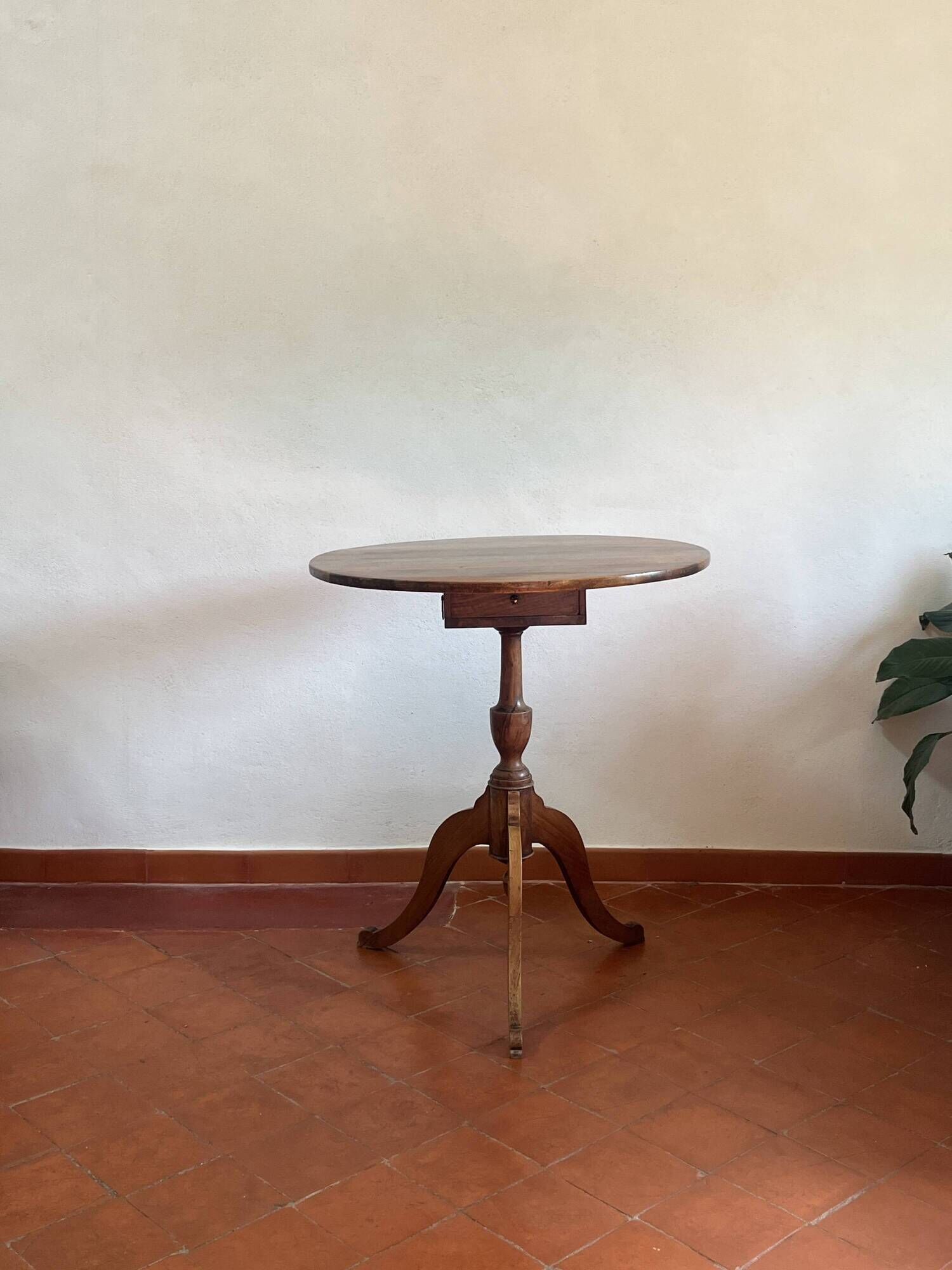 Antique guéridon with a tilting top and drawer, Louis Philippe style.