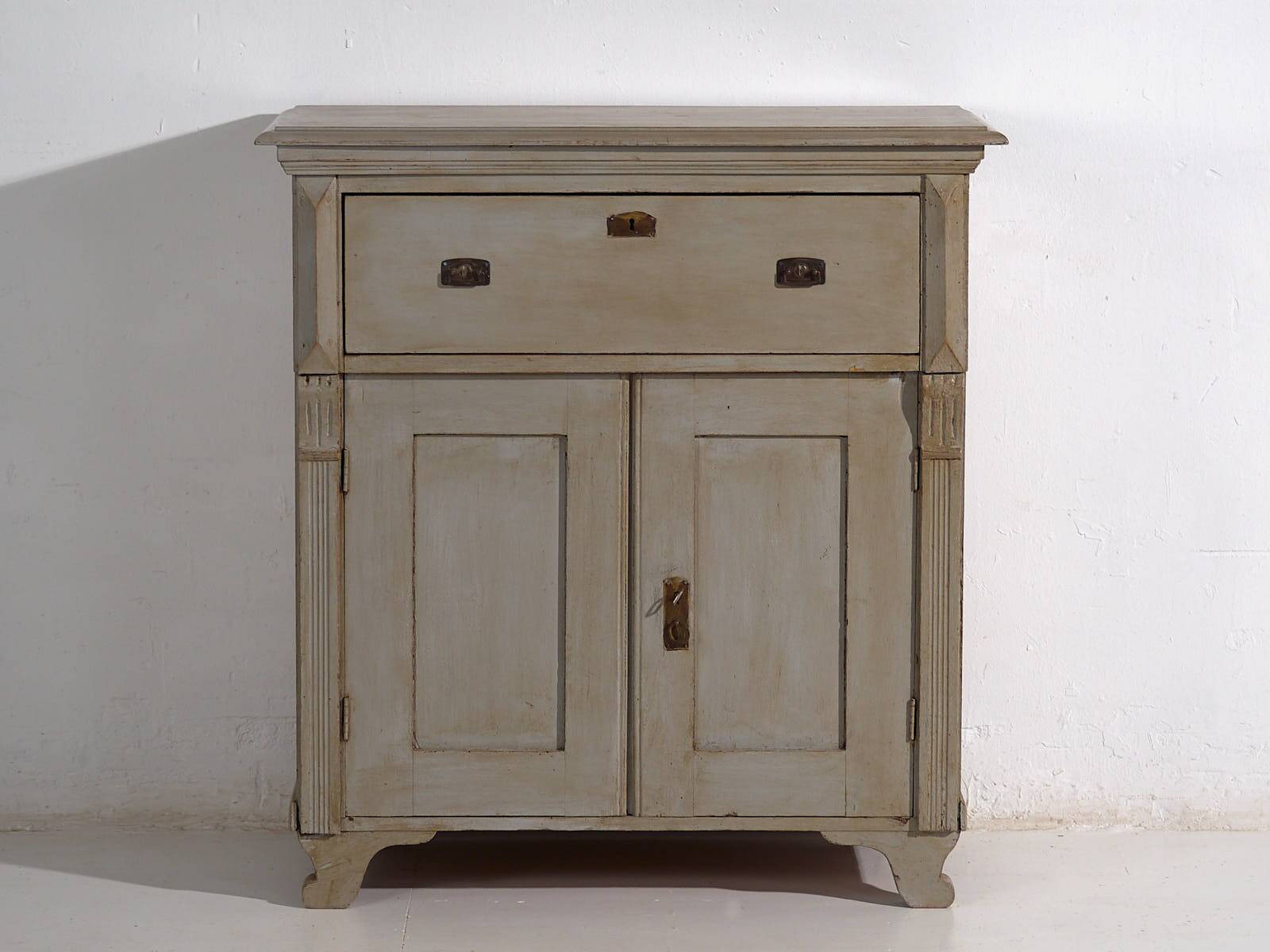 Antique French Provençal chest of drawers (c.1920)