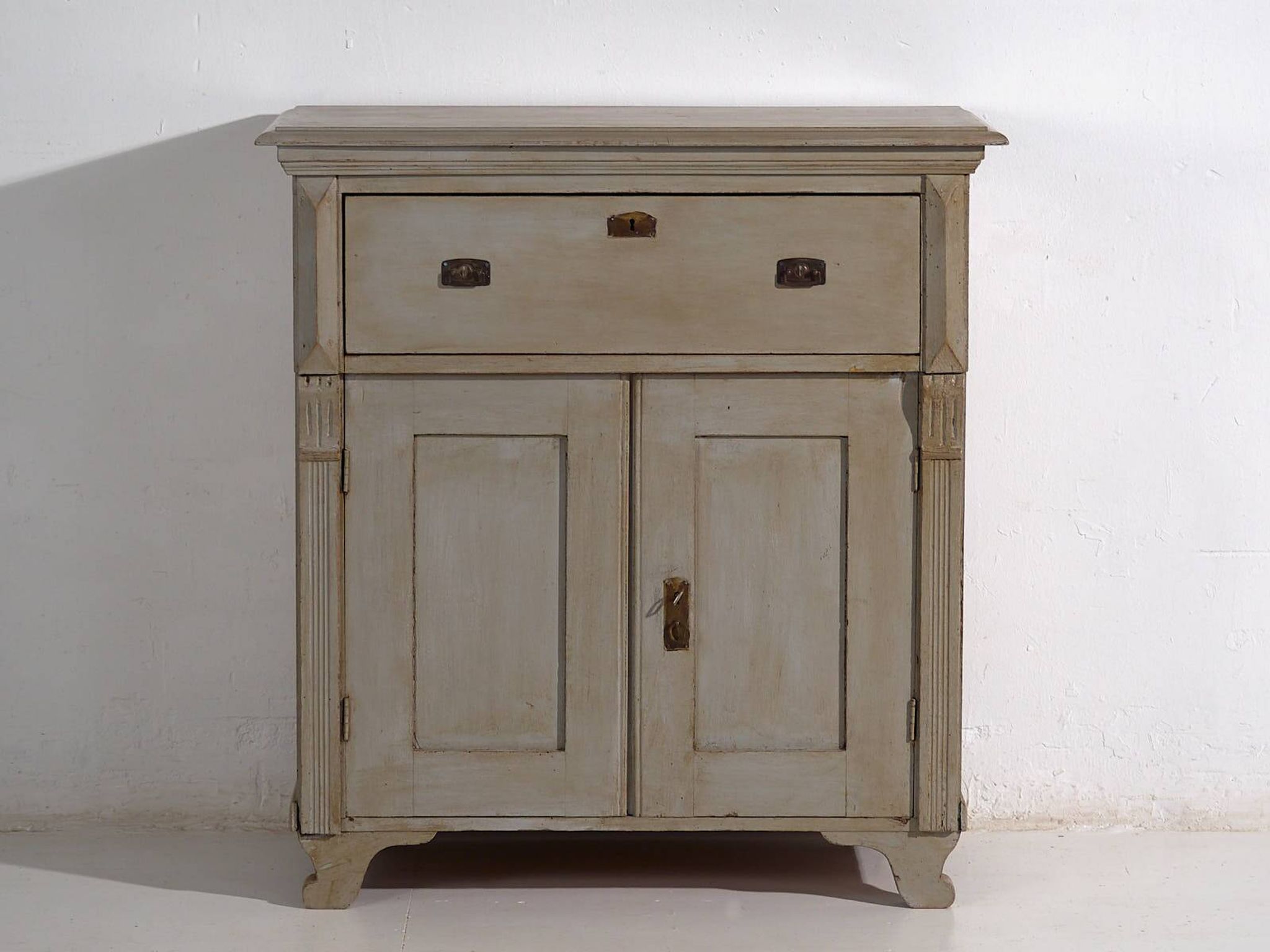 Old Provençal French chest of drawers (c.1920)