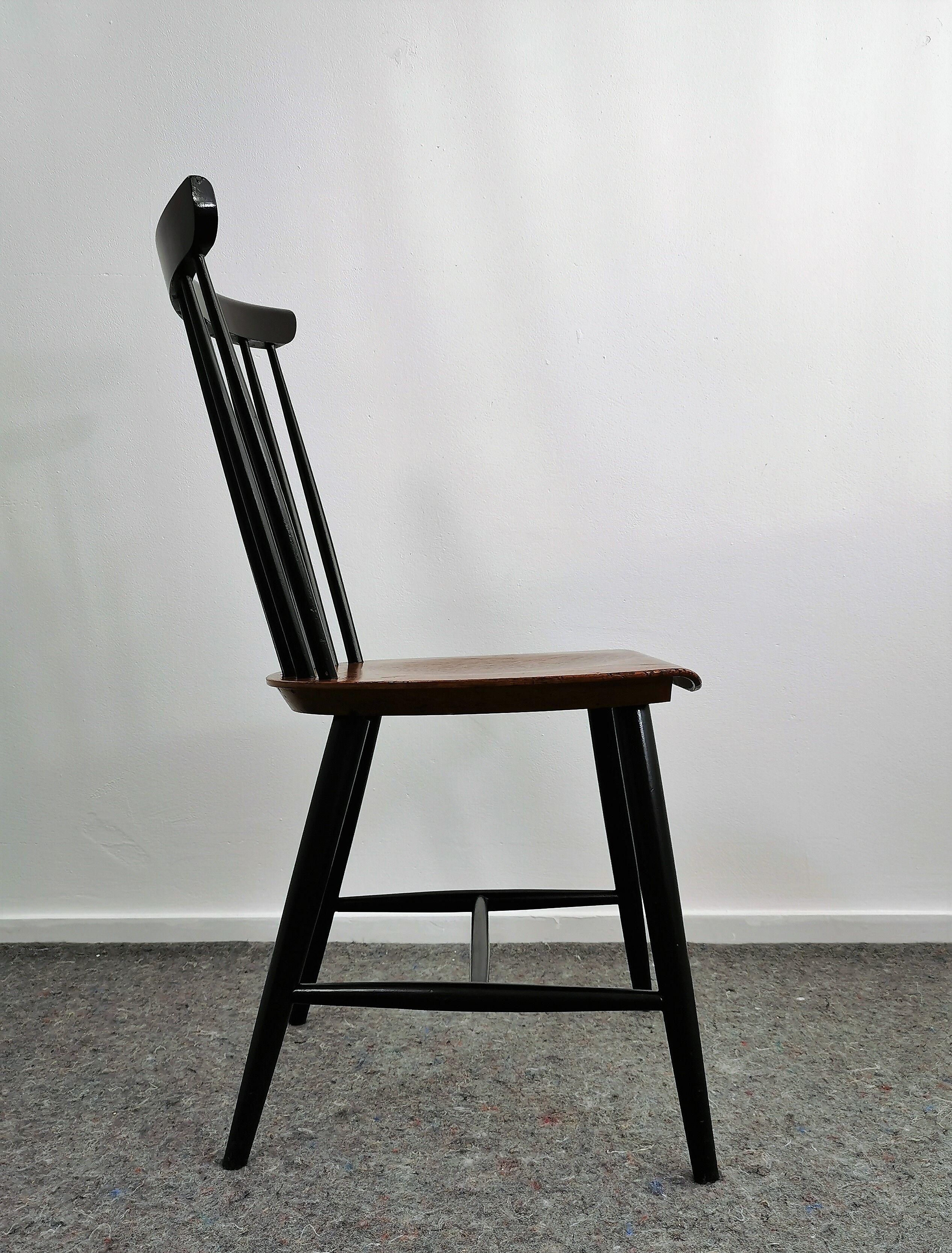 Chair by Ilmari Tapiovaara