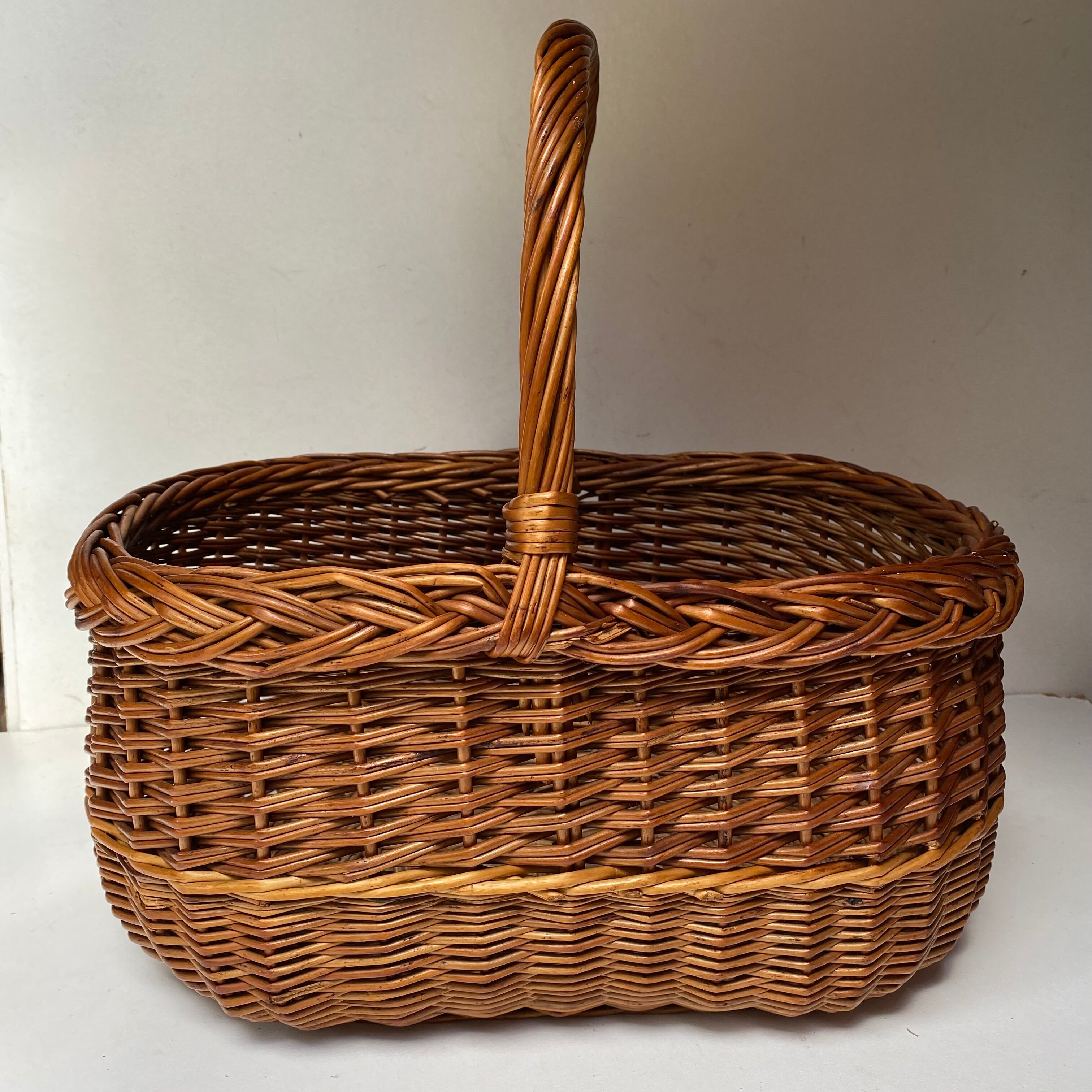 Woven wicker basket