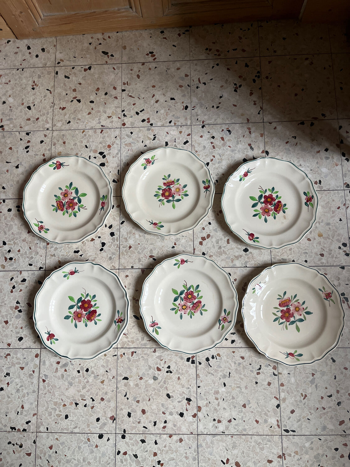 6 dinner plates