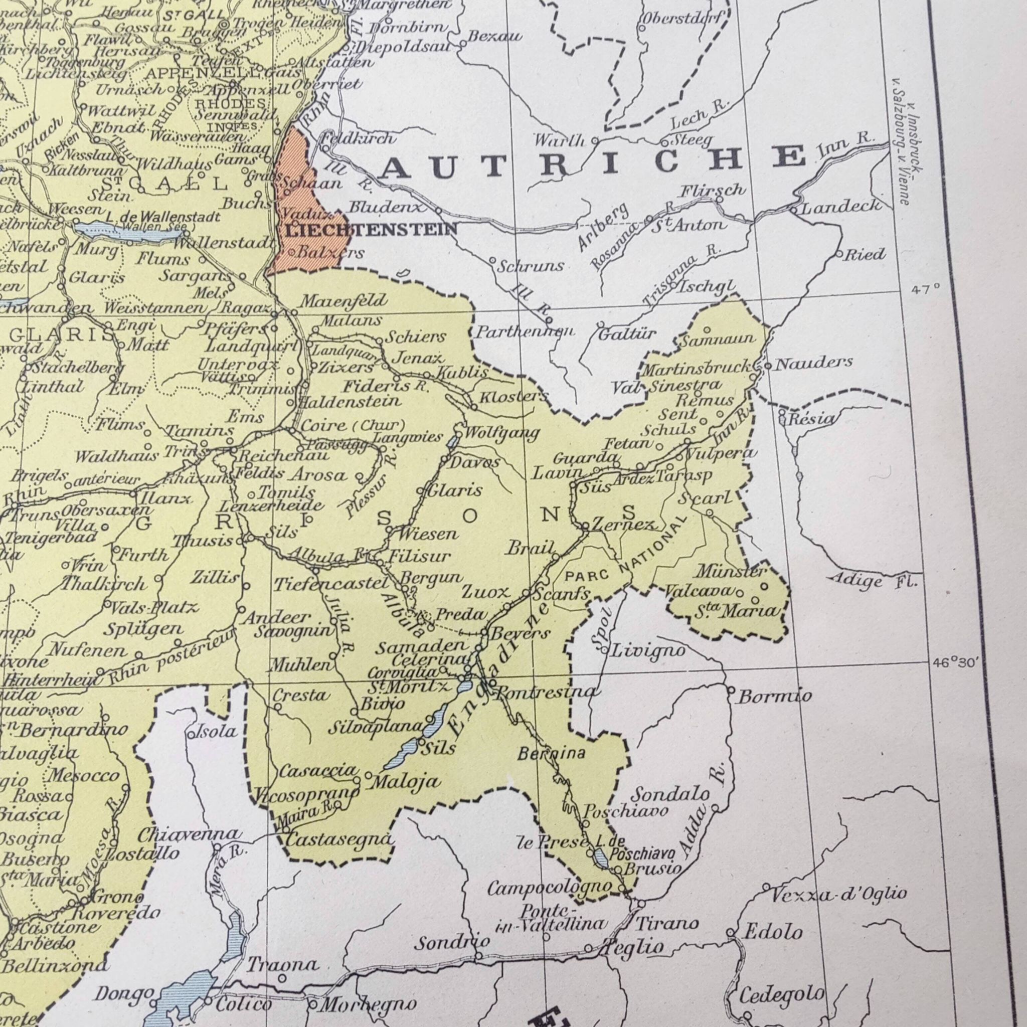 Vintage map of Switzerland in colour 43x43cm from 1950.