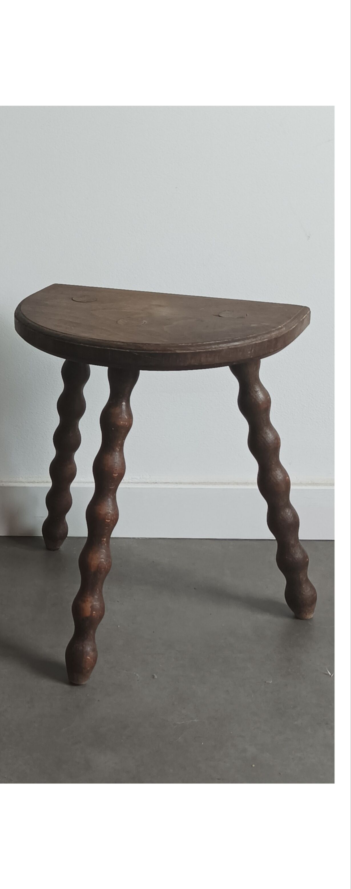 Tripod stool