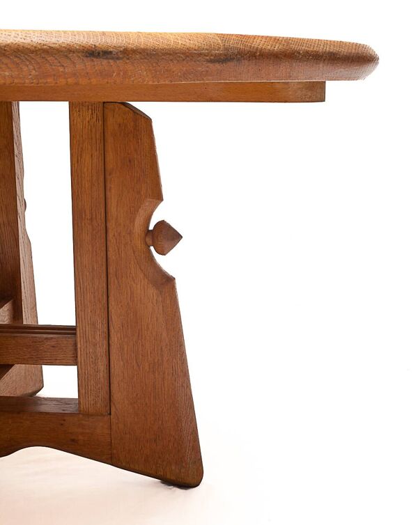 Table de repas par Guillerme et Chambron
