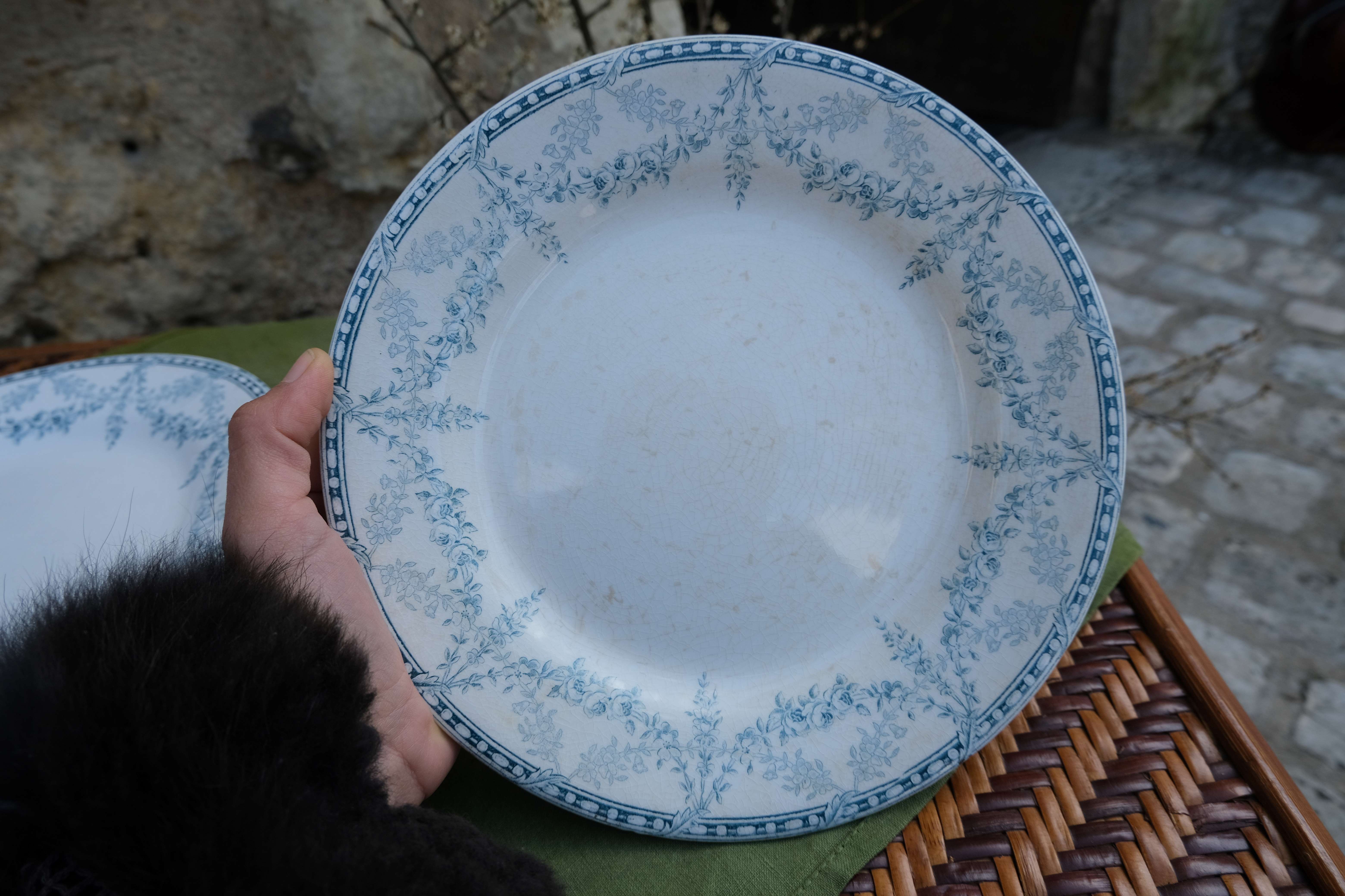 Iron earth plates of Creil and Montereau