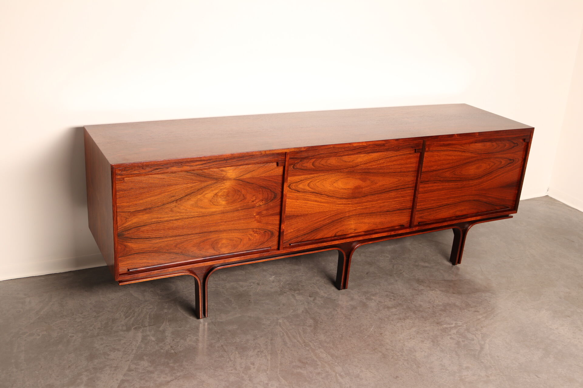 Sideboard in rio-rosewood by Gianfranco Frattini for Bernini - Italy - 1960's