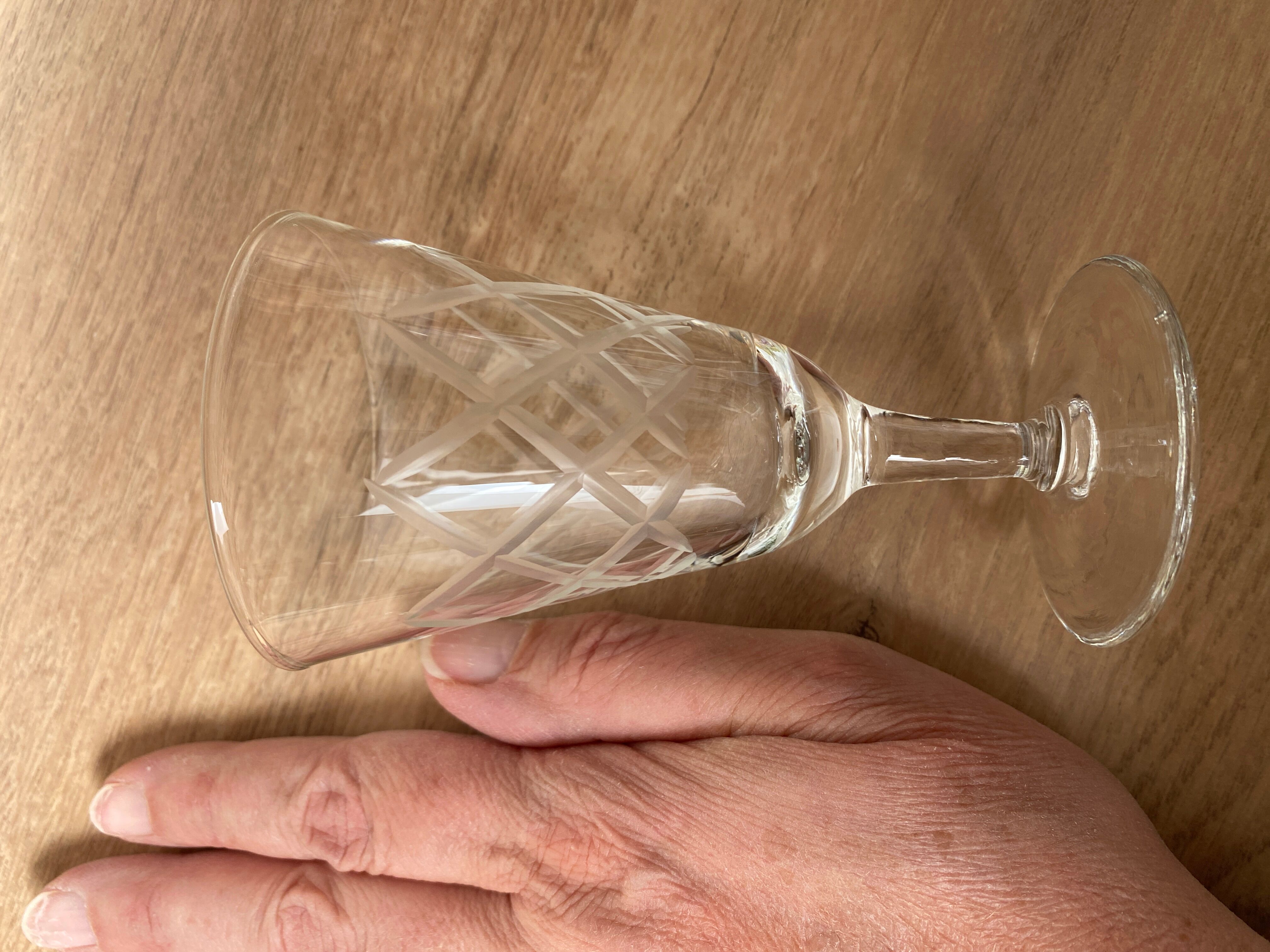 Set of 6 white wine glasses