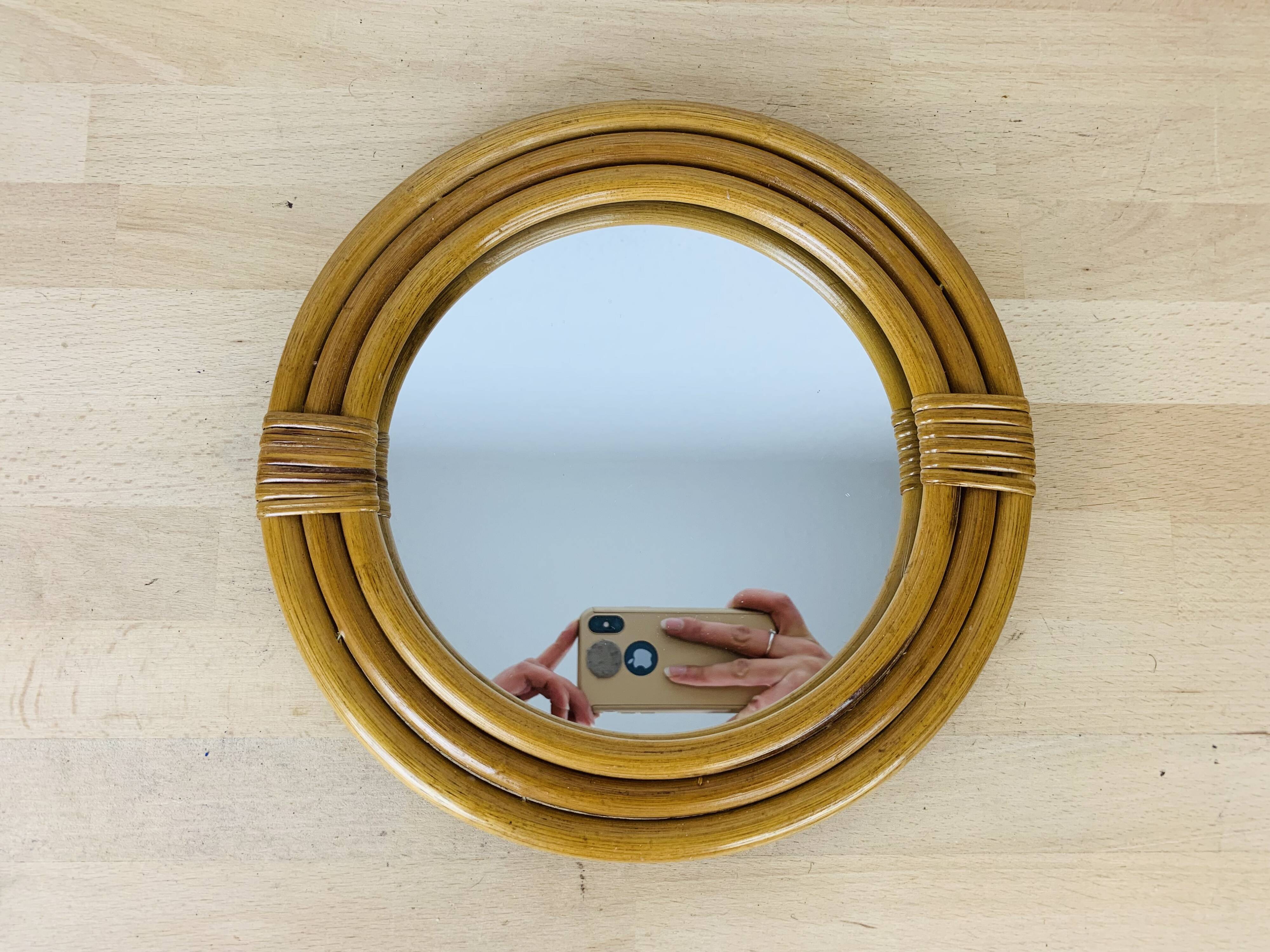 Round rattan mirror 27 cm
