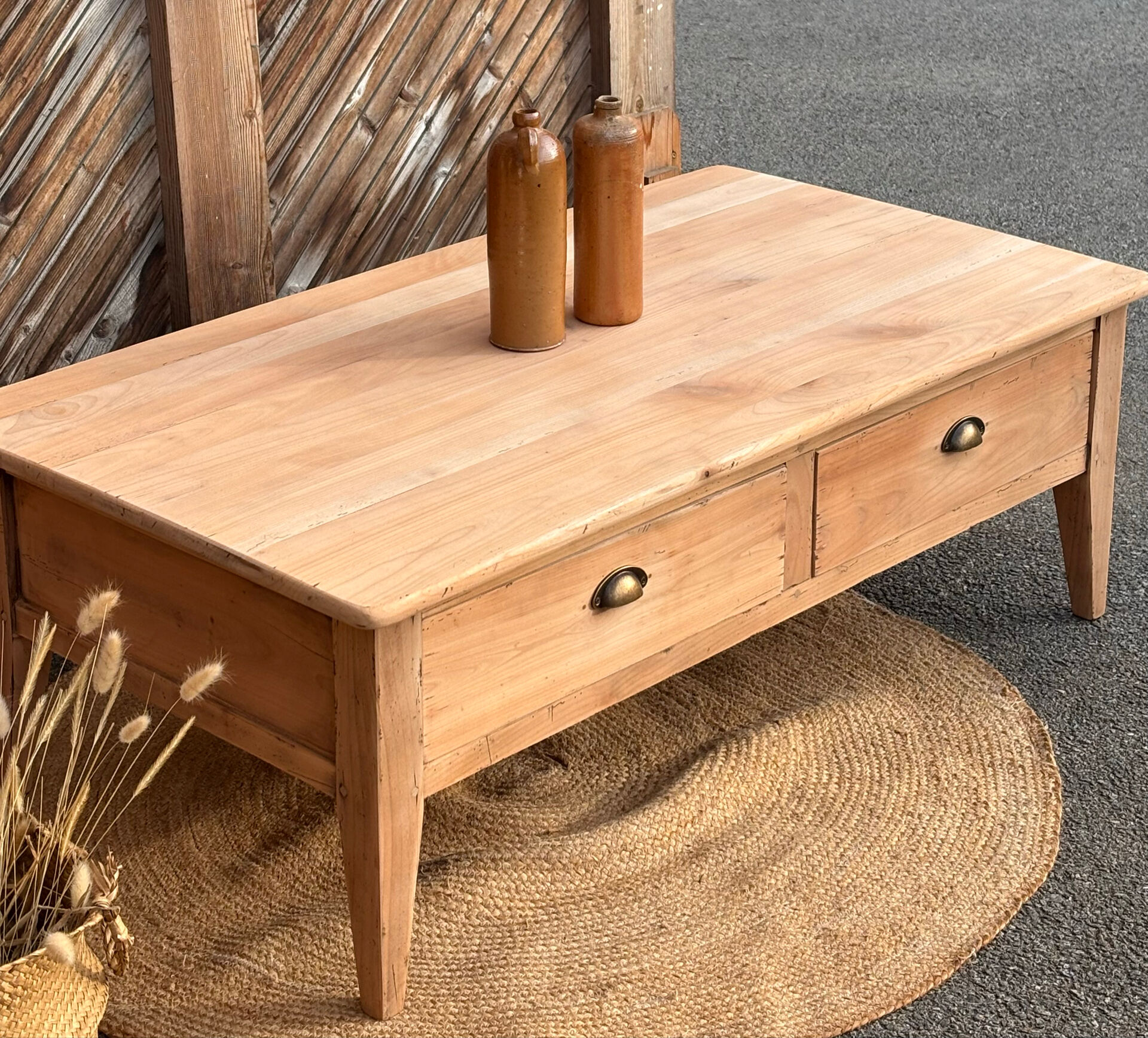Renovated coffee table in raw solid wood - 2 through drawers