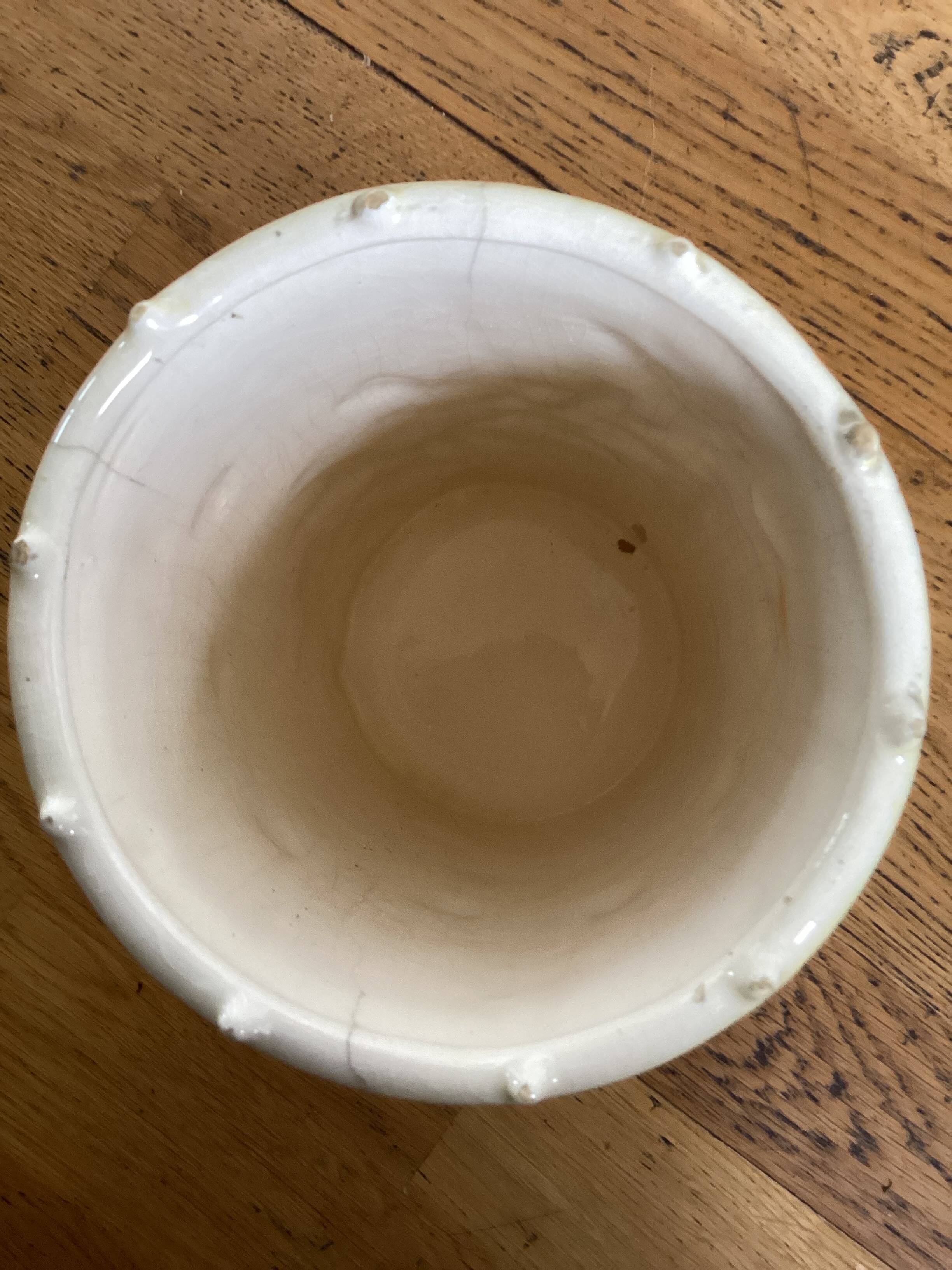 Vase Vallauris signed with cicada dimensions: height - 21.5 cm - diameter - 12 cm.