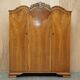 Armoire triple en placage de noyer Waring & Gillow