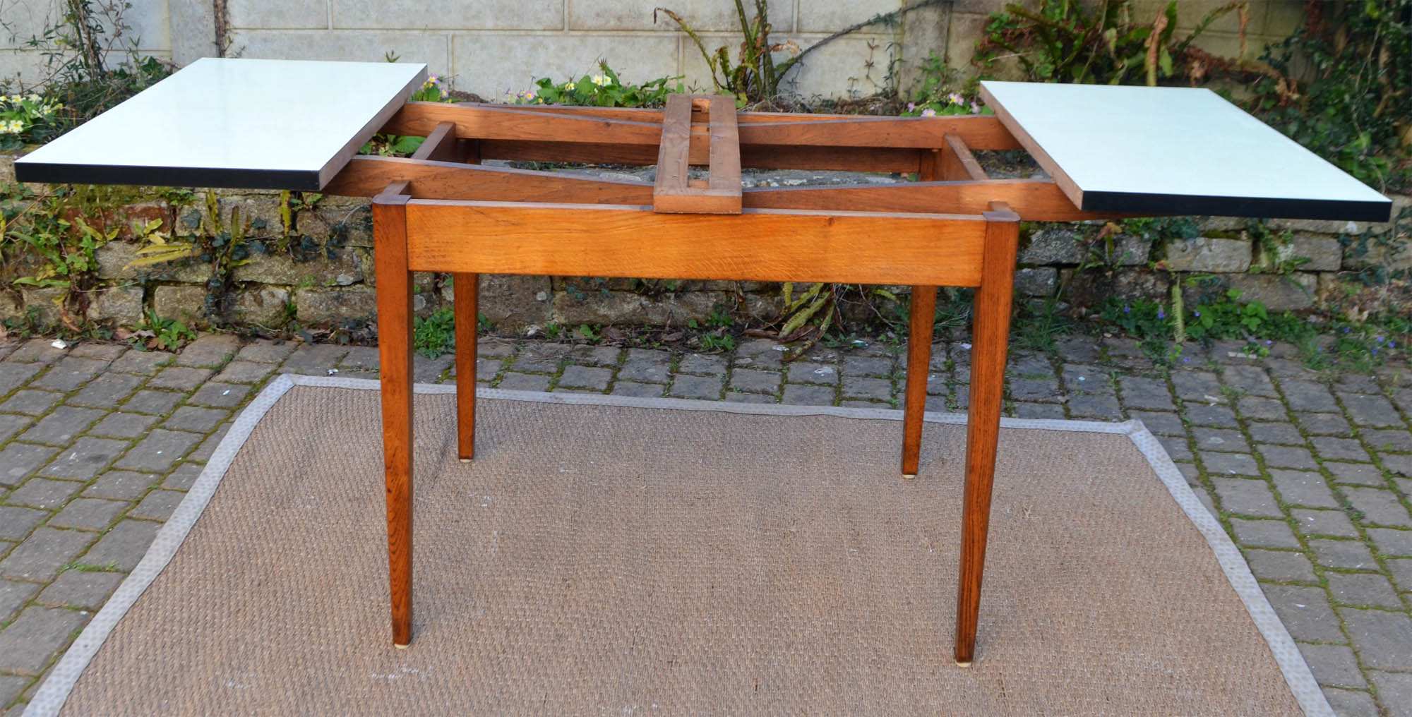 Table de cuisine formica