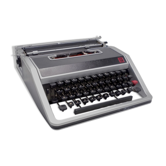 Typewriter Olivetti Lettera DL