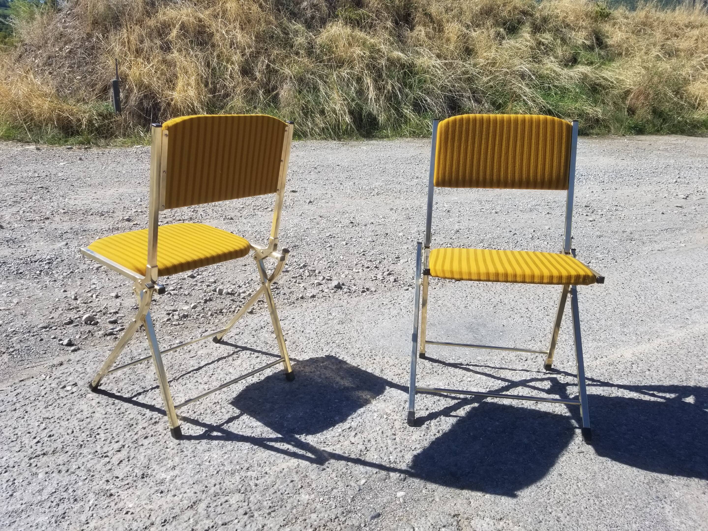 Pair of vintage eyrel folding chairs - 70s