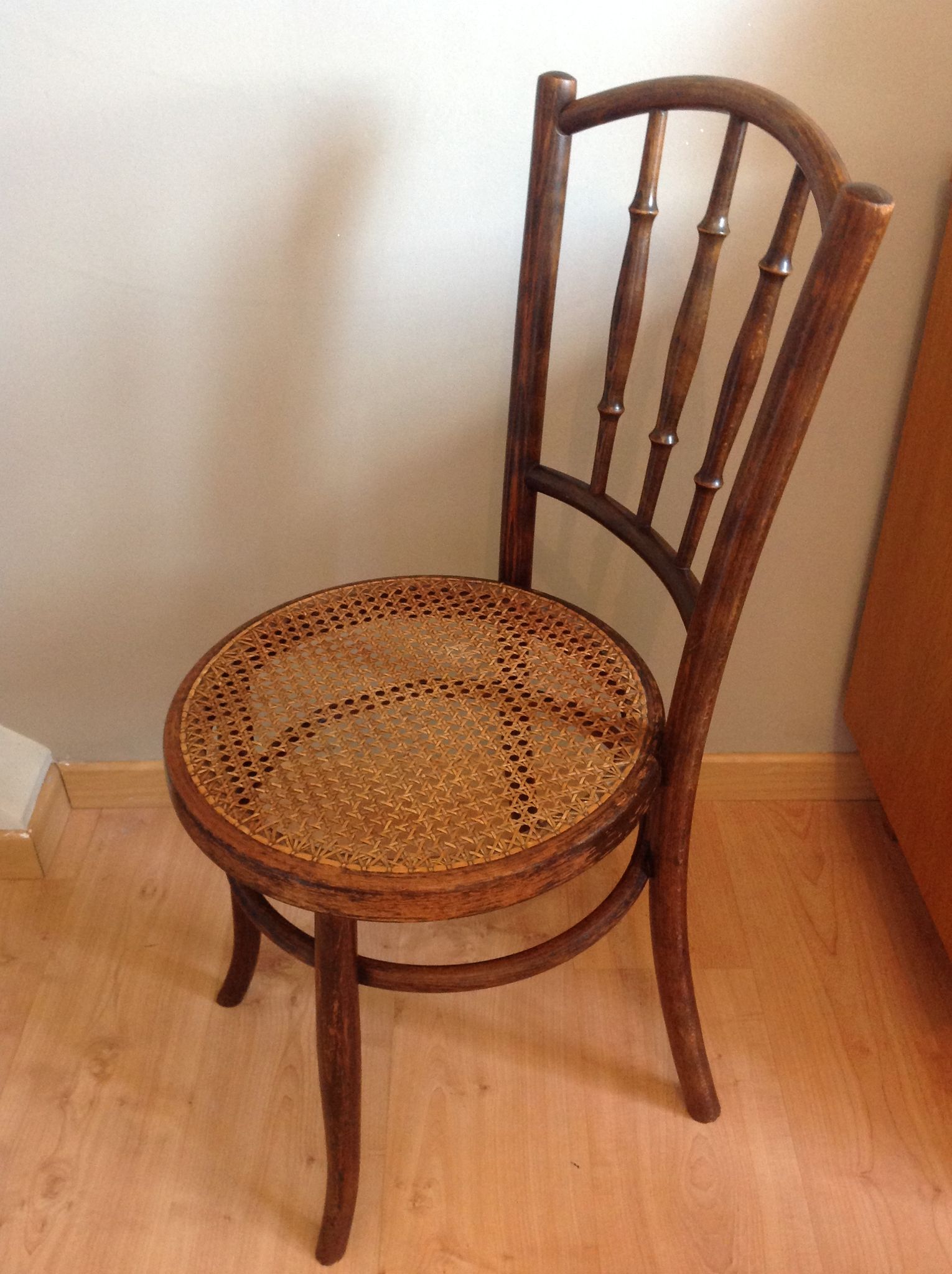 Chaise bistrot Fischel avec assise cannée vintage années 20/40