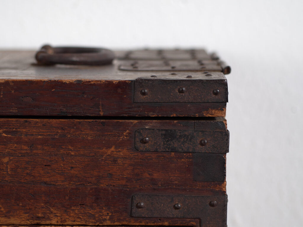 Japanese ko-dansu with hinged lid and paulownia wood drawers, Meiji–Taishō period, circa 1868–1926.