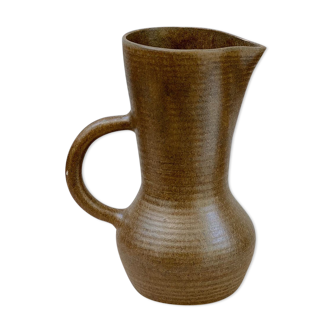 Sandstone pitcher