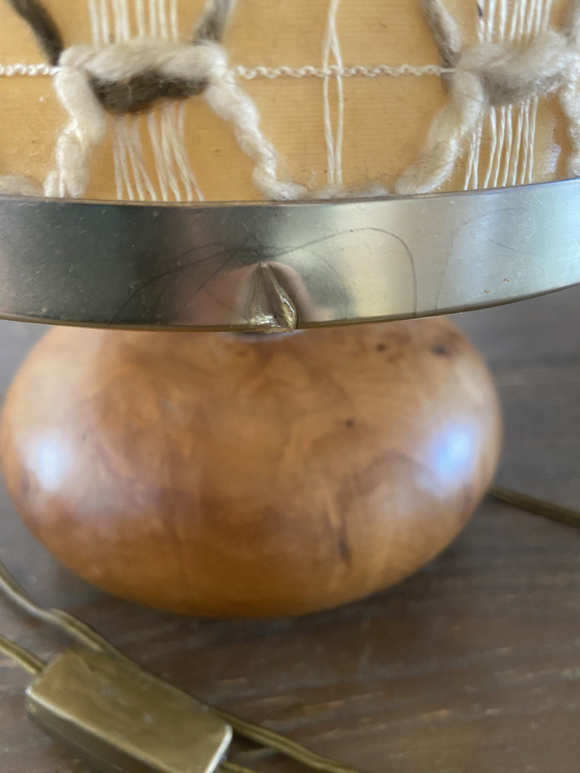 Vintage table lamp in wood magnifying glass and braided wool