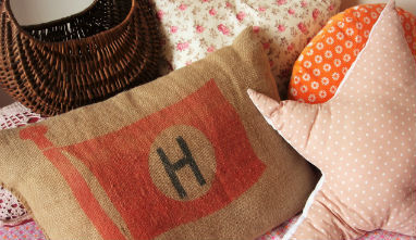 Jute Canvas cushion Red flag Majuscule H in coat of the house