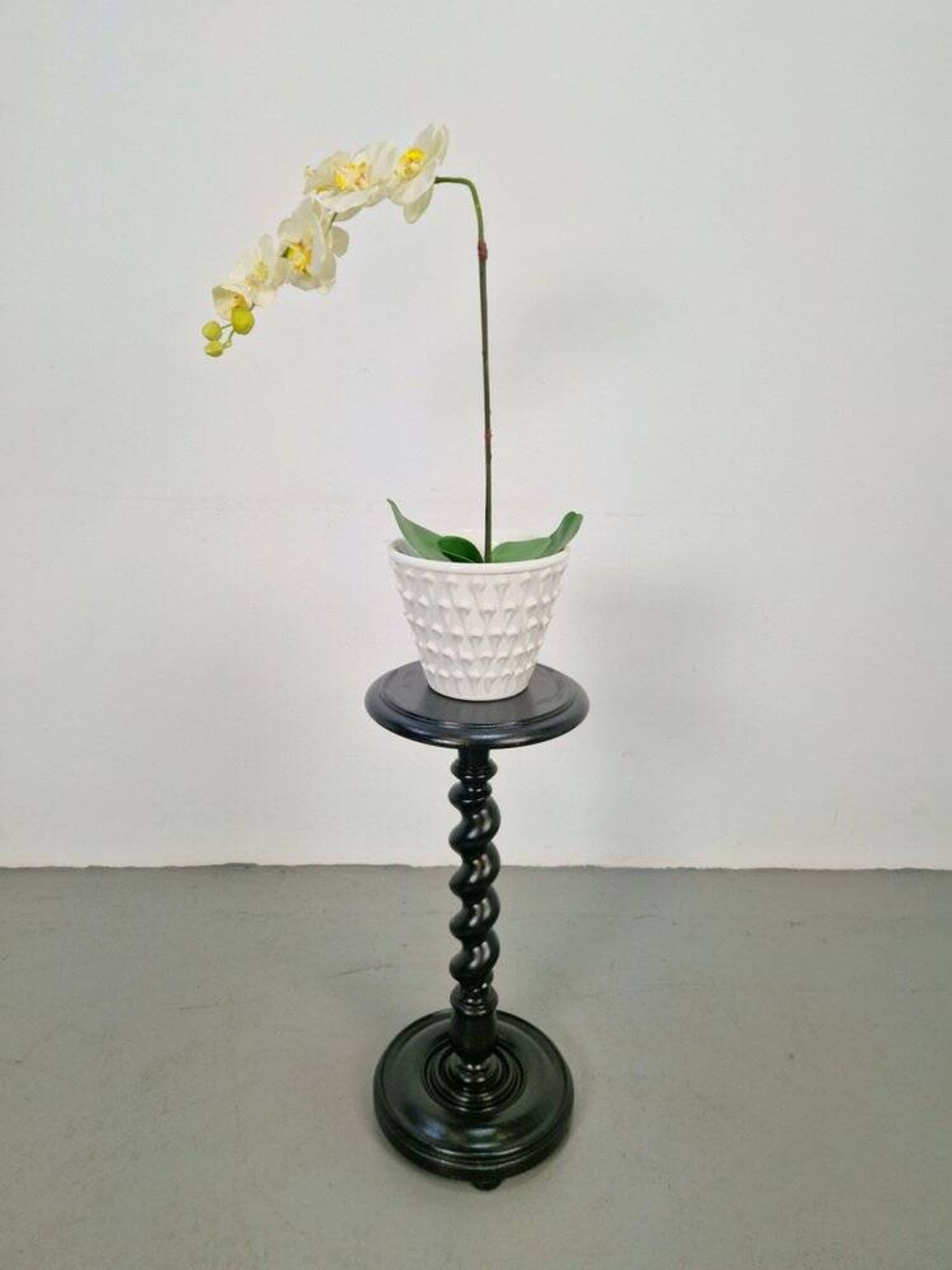 Hand-Carved Wood Barley Twist Pedestal, 1930s