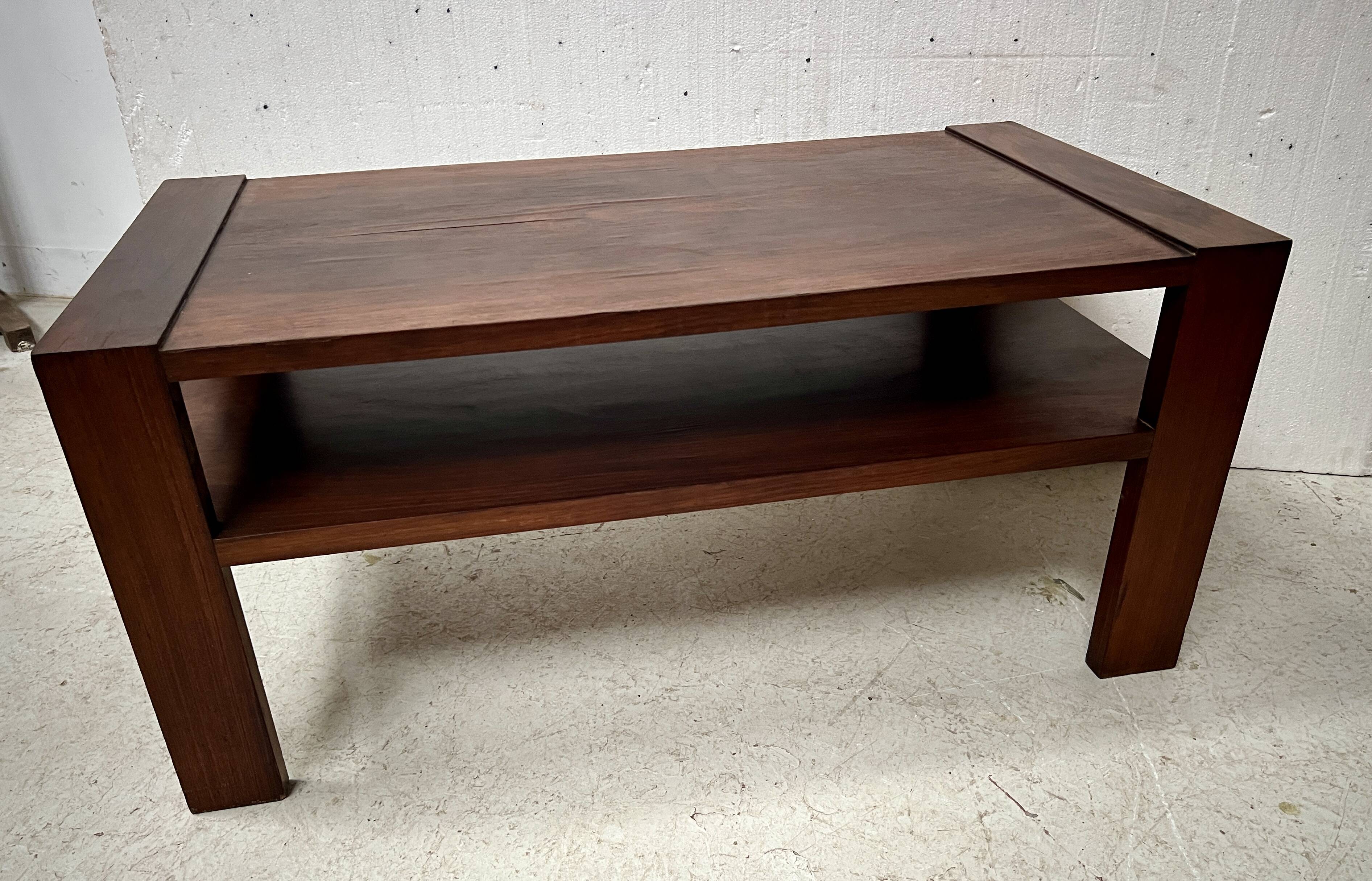 Art Deco coffee table in mahogany and veneer 20th century