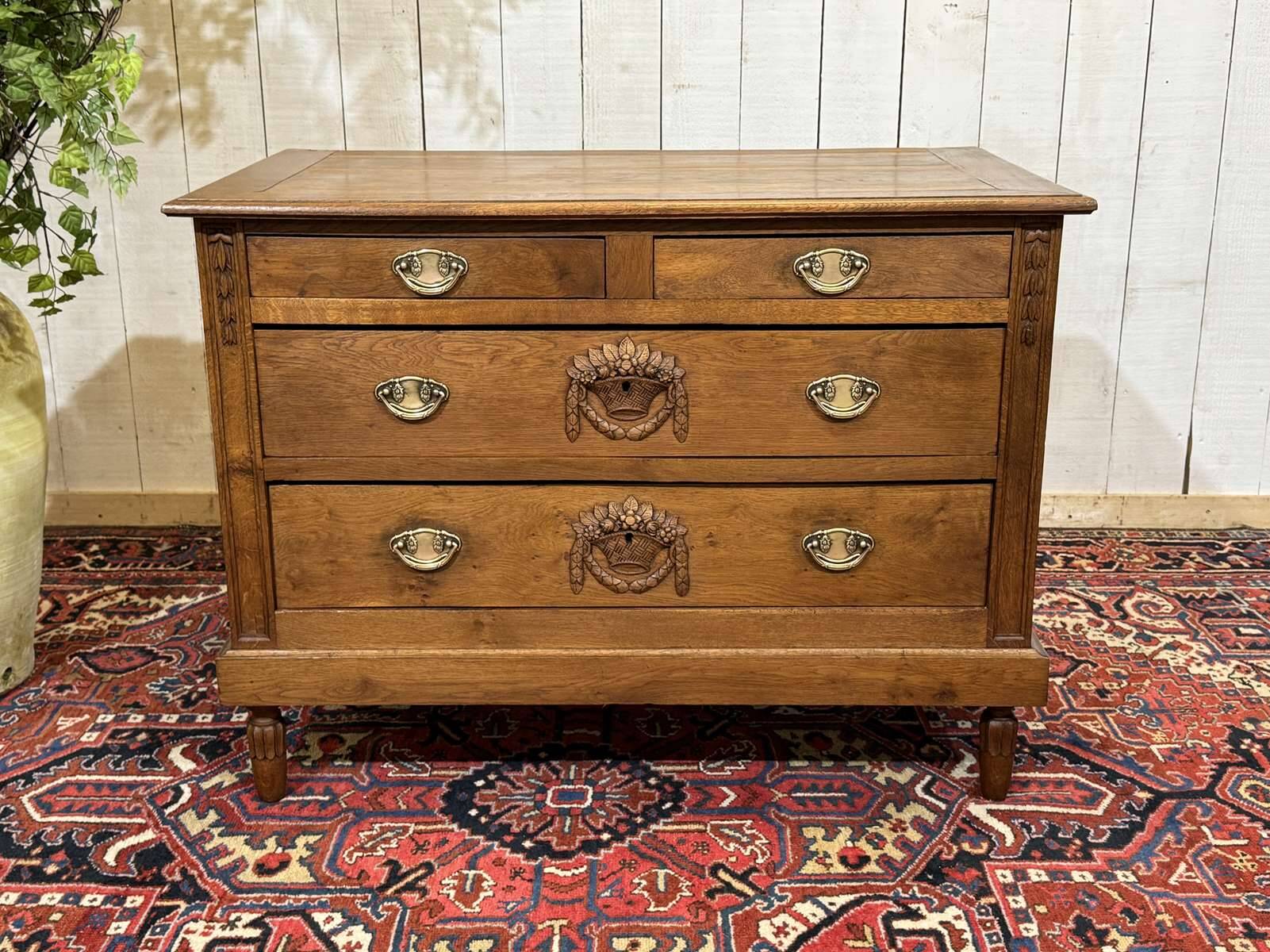 Commode en chêne début XXème