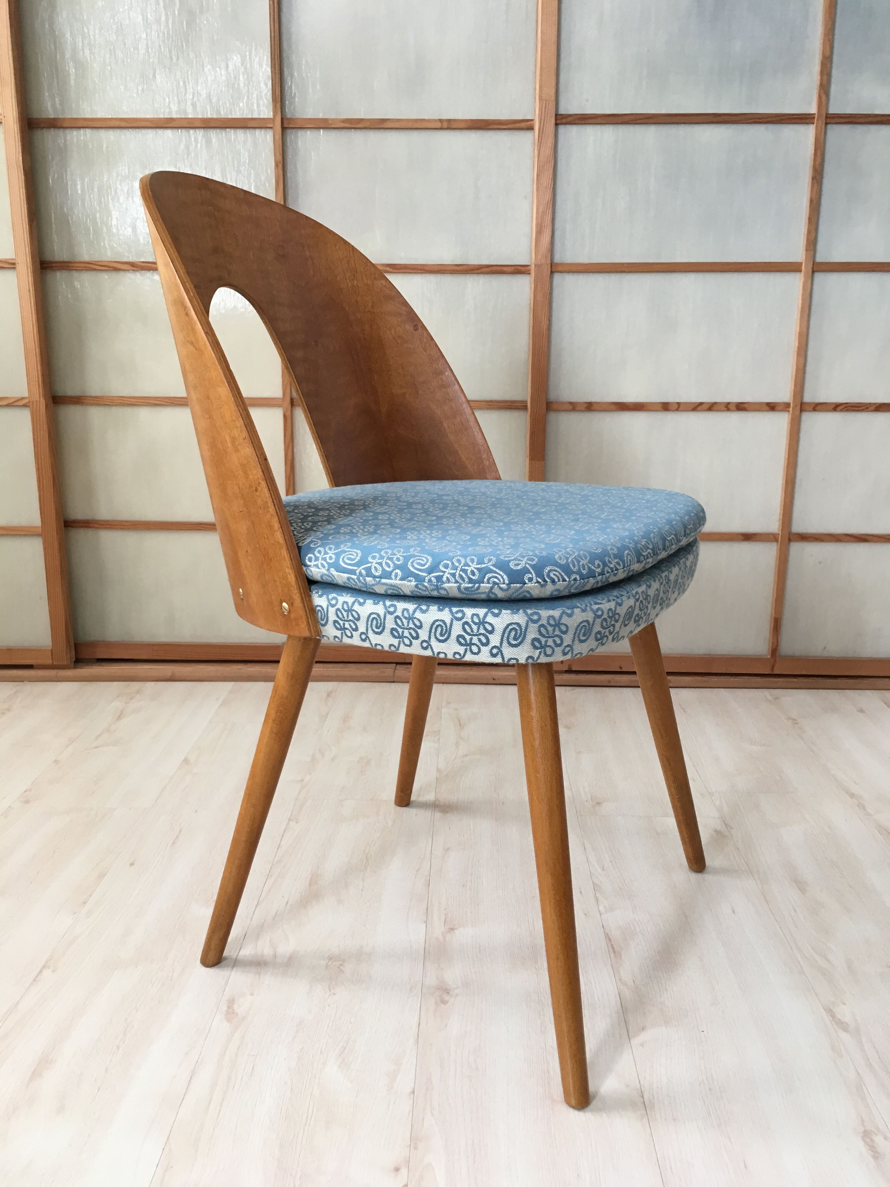 Antonin Suman 4 chair series