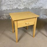 Paire de chevets en bois clair