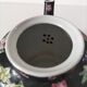 Théière chinoise vintage décor floral polychrome fond noir