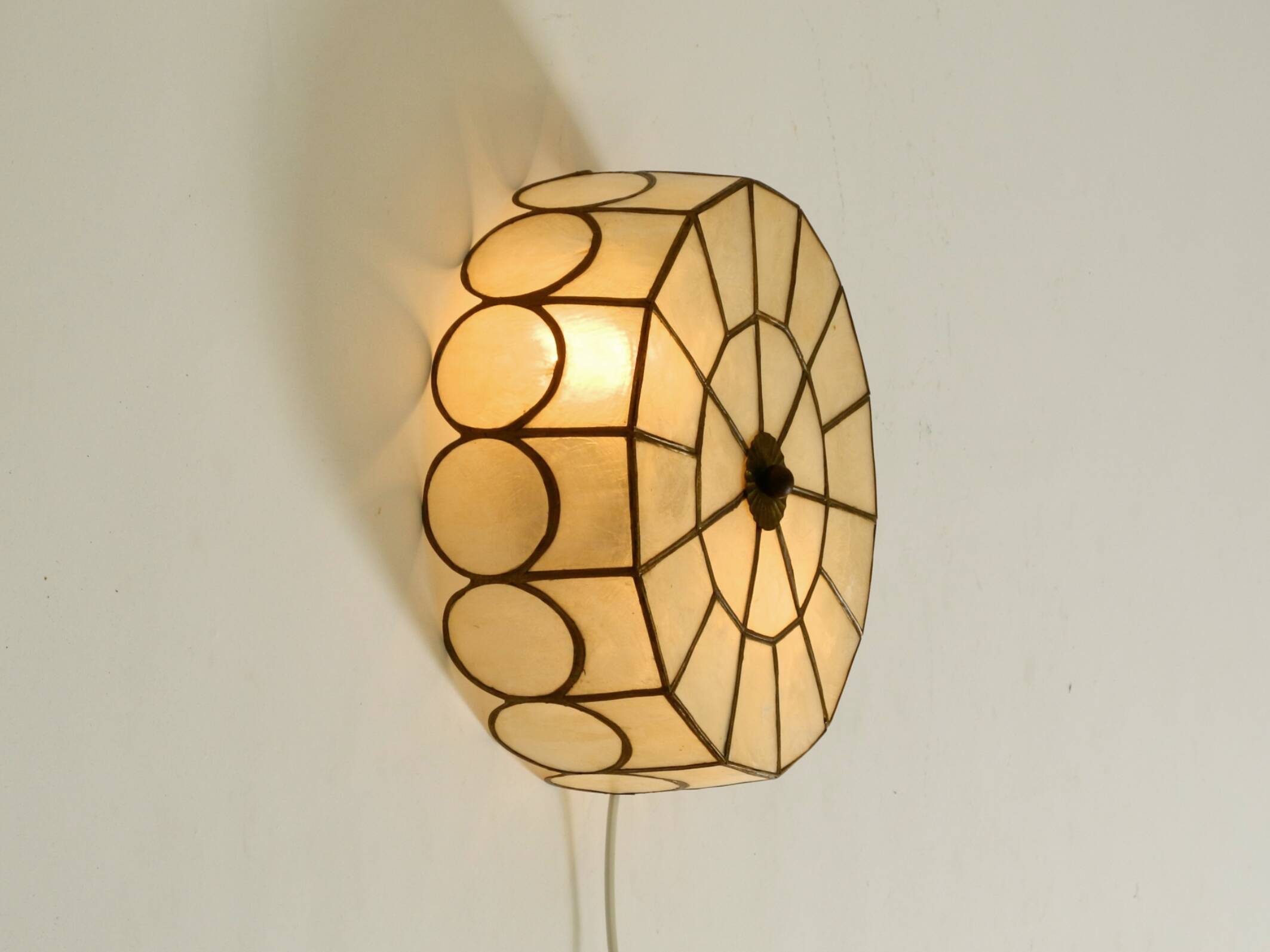 Beautiful round Mid-Century Modern ceiling or wall lamp made of Capiz
