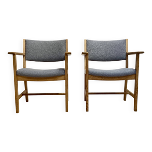 Duo de fauteuils estampille
