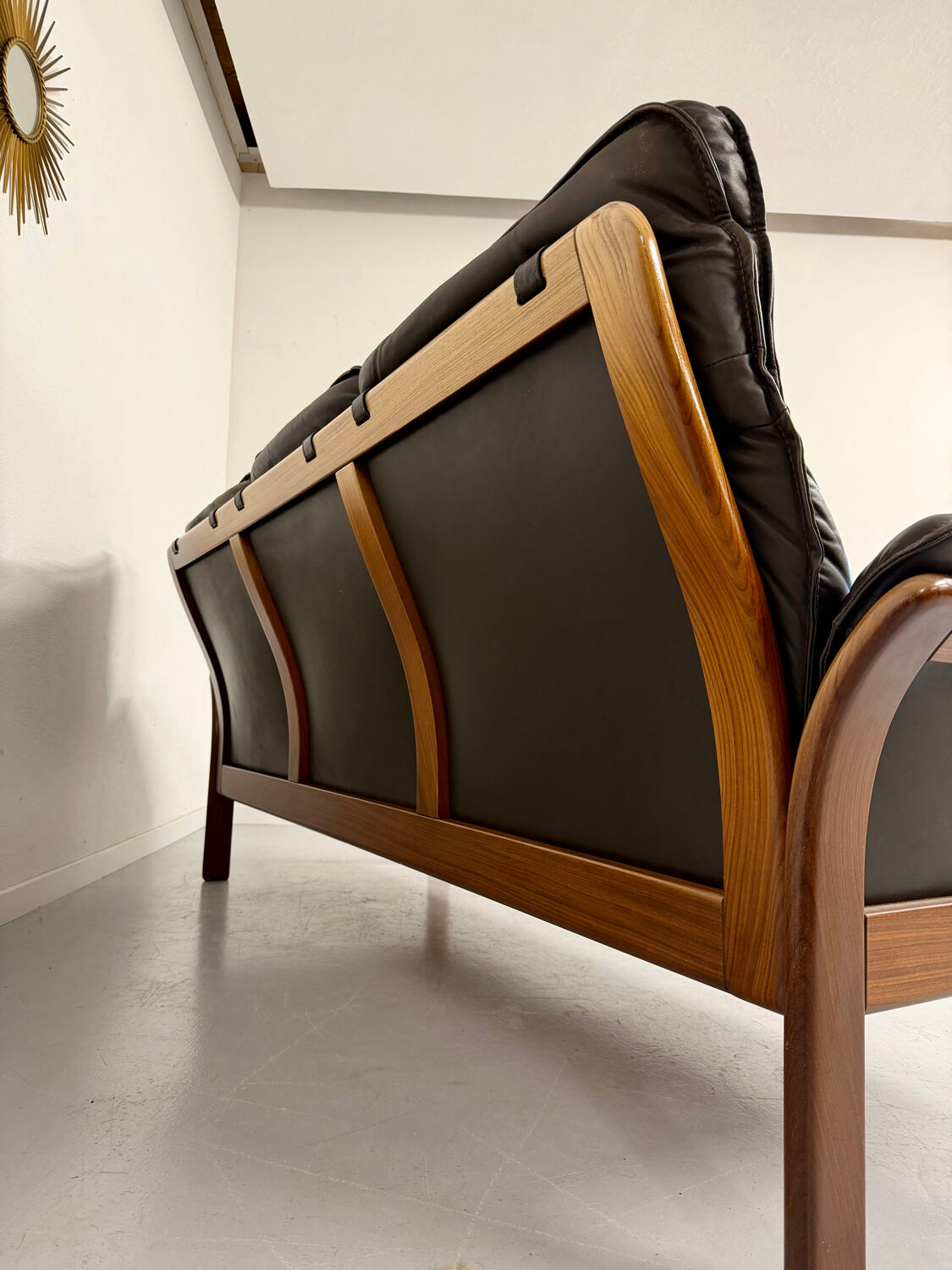 Vintage black leather Dreipunkt Scala design 3-seater sofa in teak.