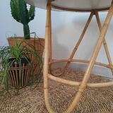 Table basse tripode en rotin relookée vintage