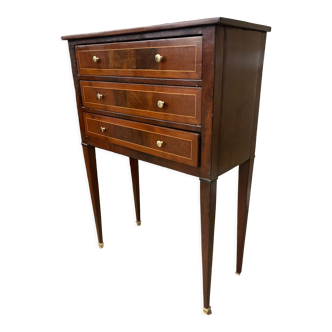 Mahogany chest of drawers