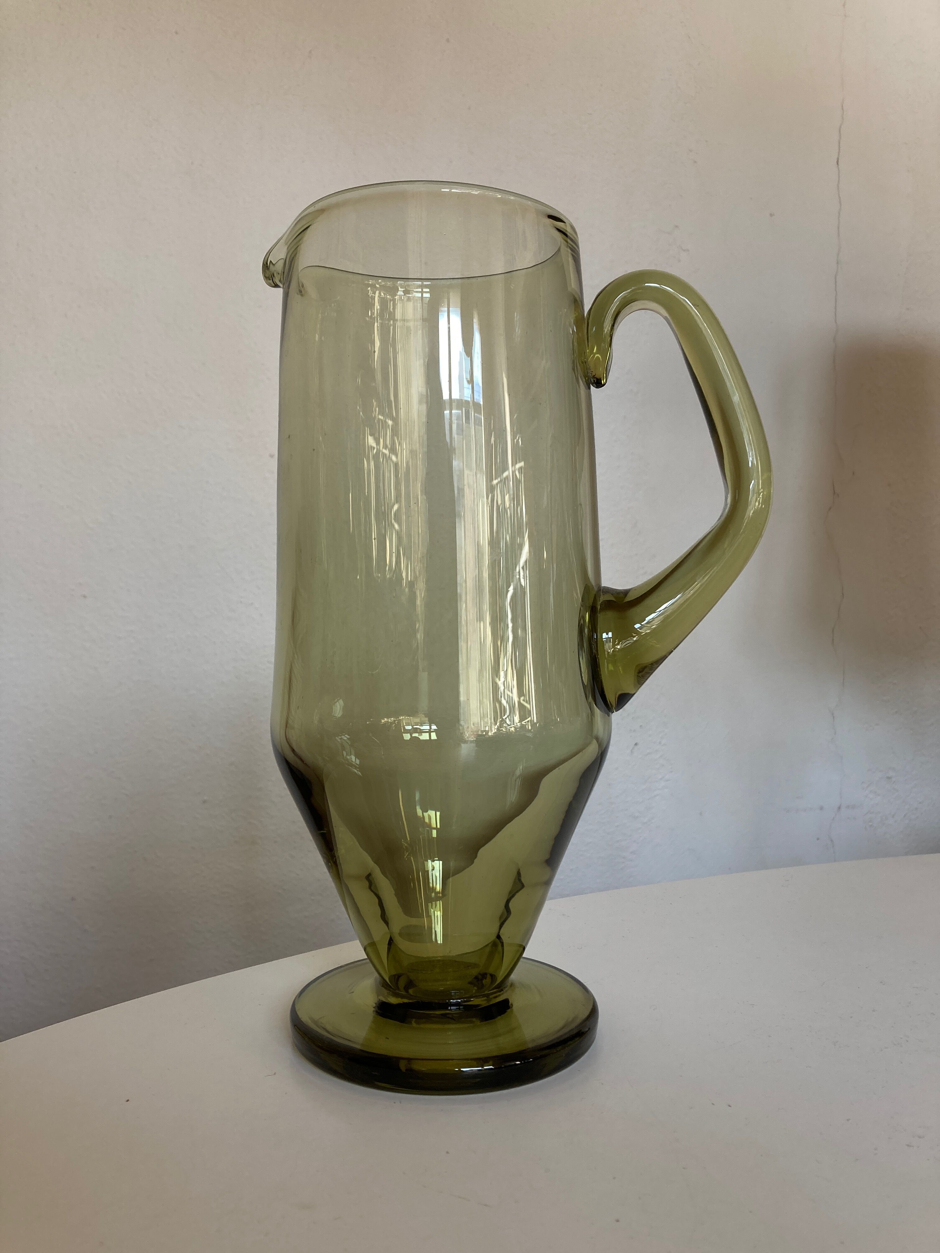 Vase in lime green blown glass modernist 1950