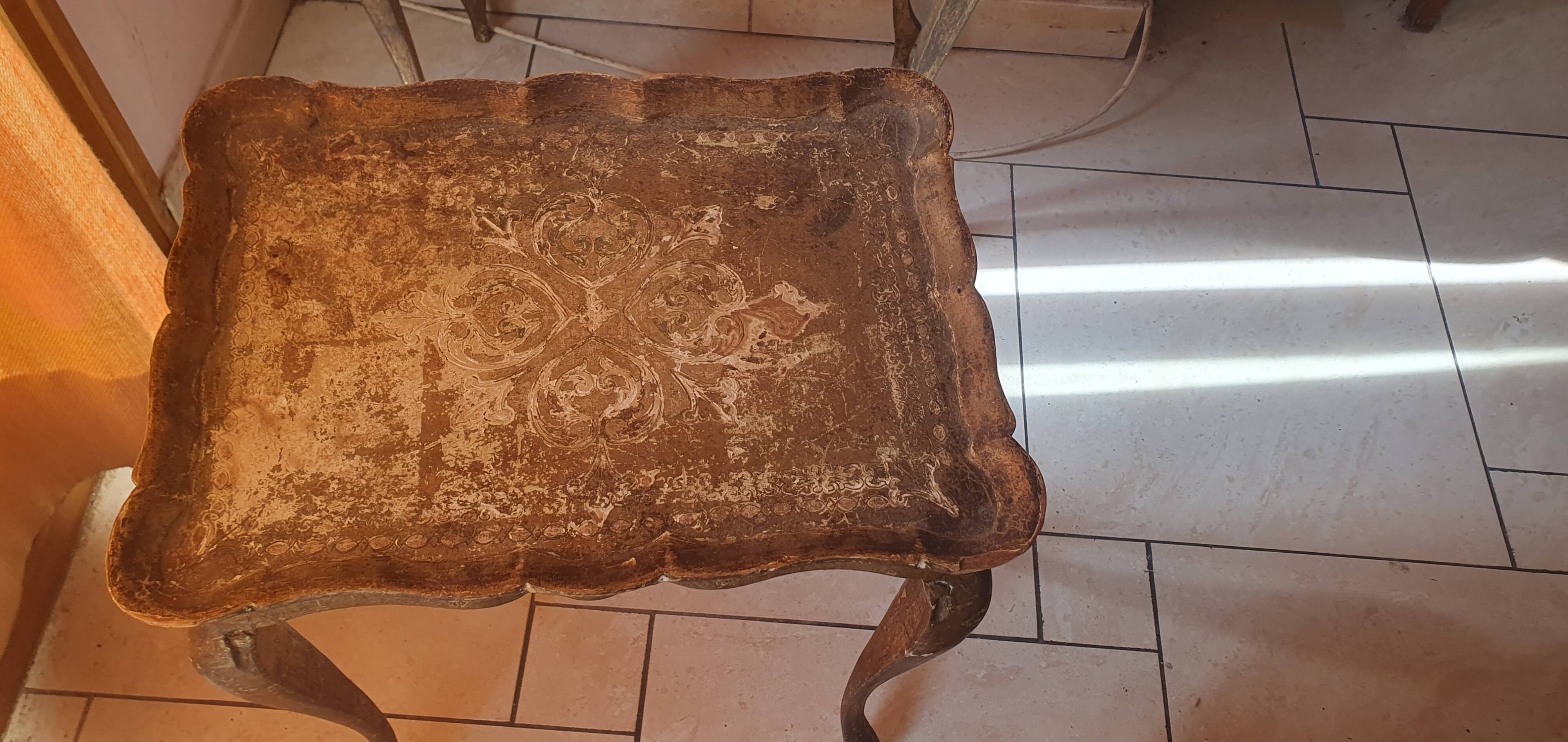 Set of 3 vintage wooden nesting tables