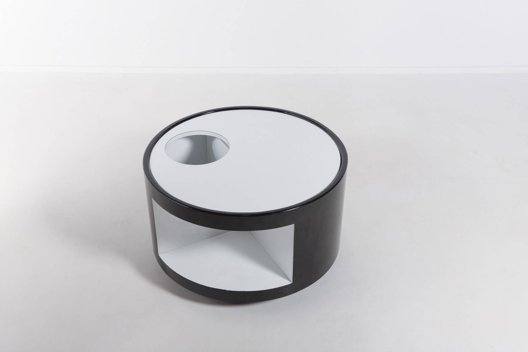 Impressive Vintage Italian coffee table – drinks storage table, 1980’s