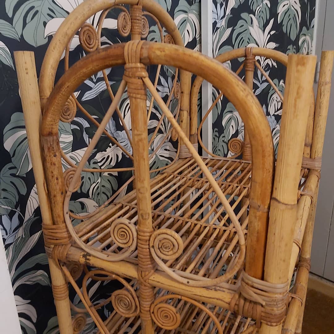Large shelf in vintage Peacock rattan.