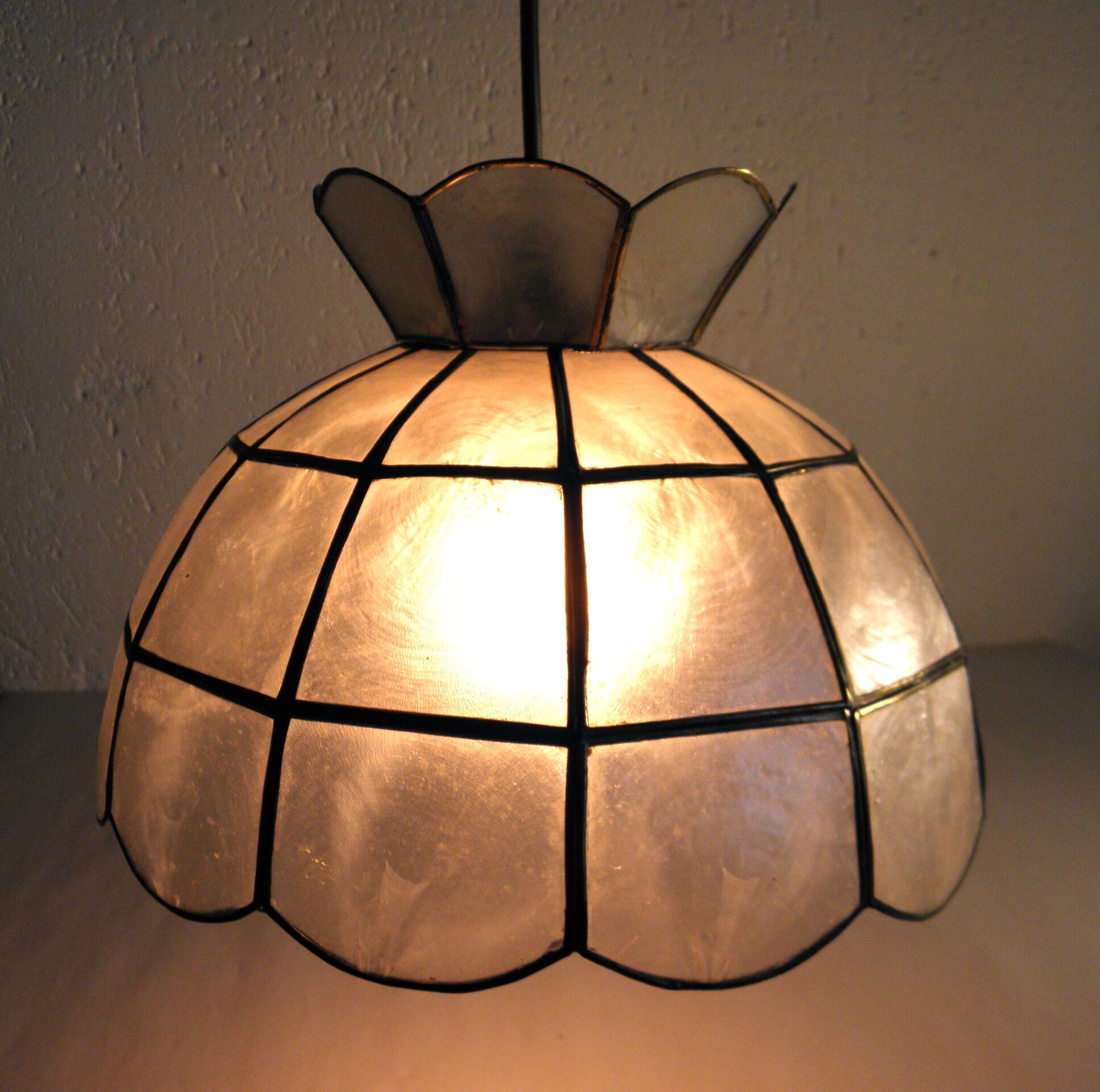 Mother-of-pearl and brass suspension 1970