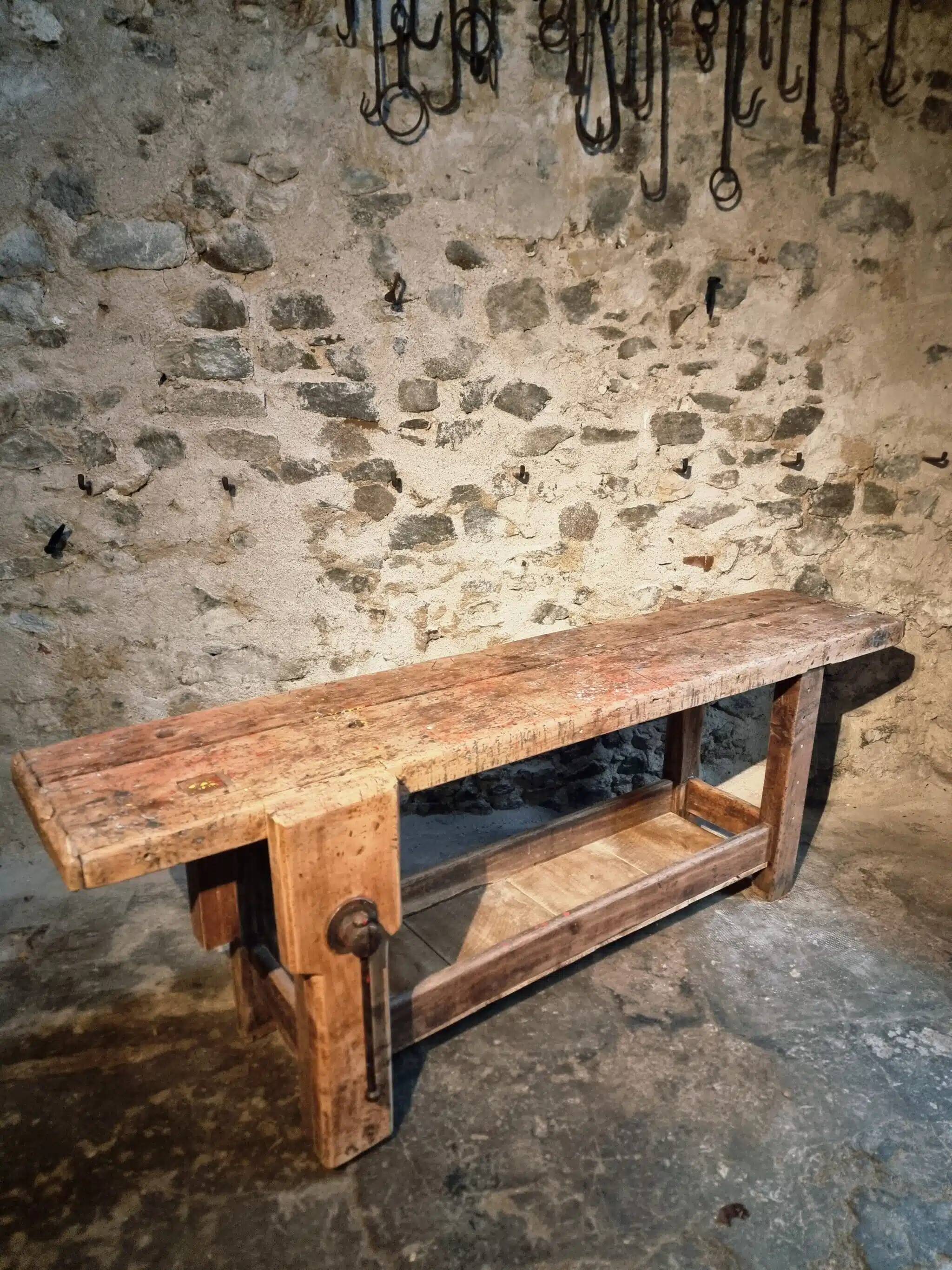 Antique French carpenter's workbench in oak and beech, circa 1900
