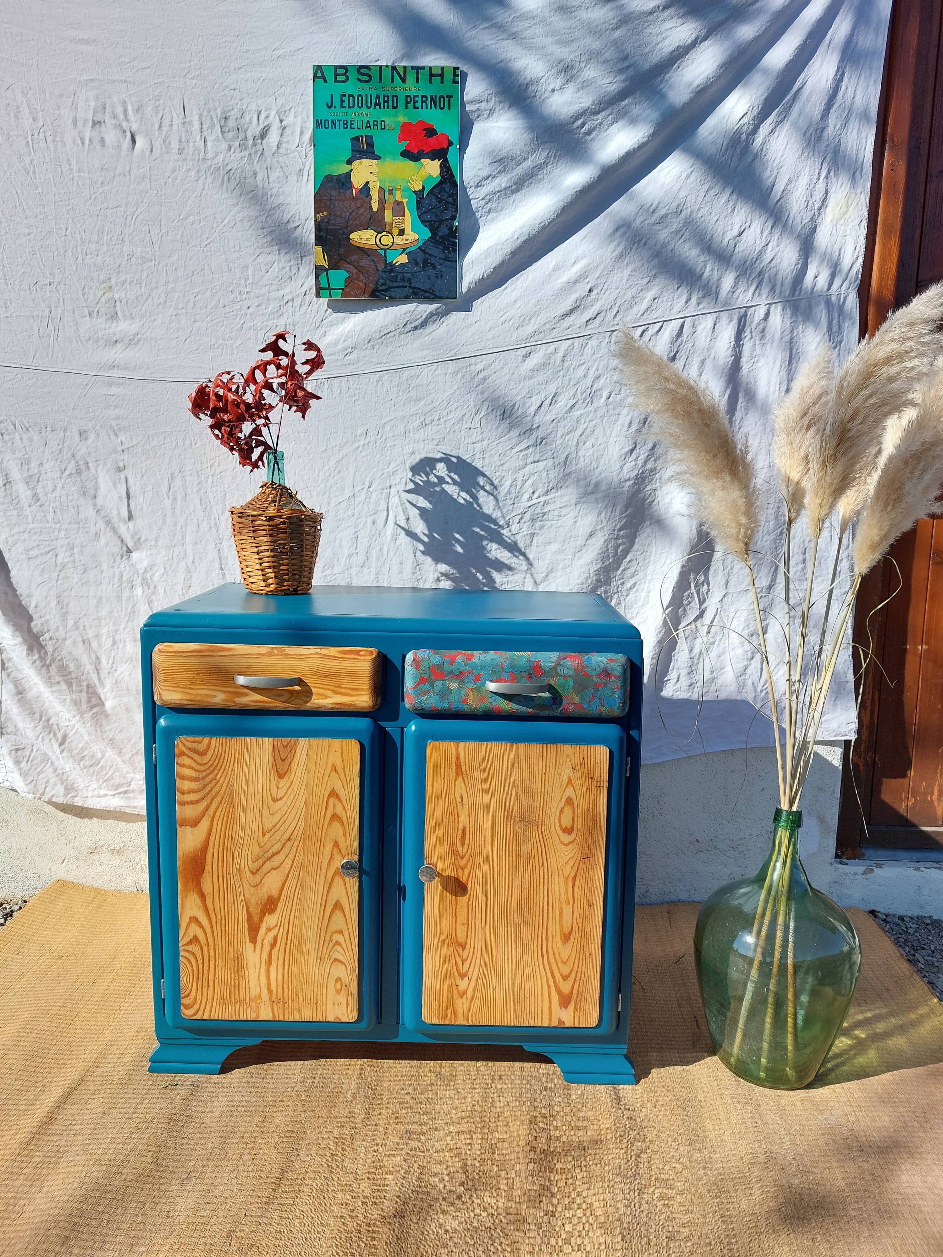 Mado wooden buffet, green and black tray, vintage.