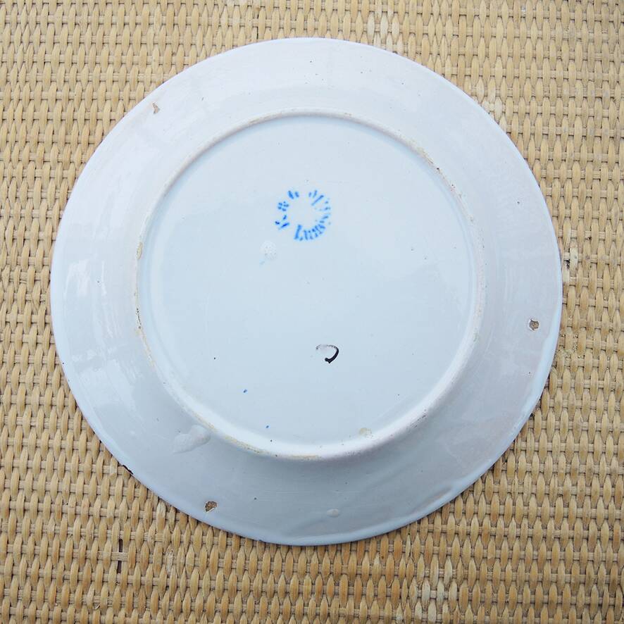 Old decorative plate K & G Lunéville rooster on basket